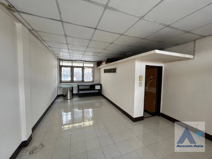 10  3 br Townhouse for rent and sale in Sukhumvit ,Bangkok BTS Ekkamai AA32594