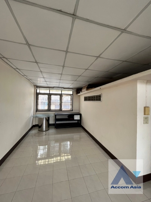 12  3 br Townhouse for rent and sale in Sukhumvit ,Bangkok BTS Ekkamai AA32594