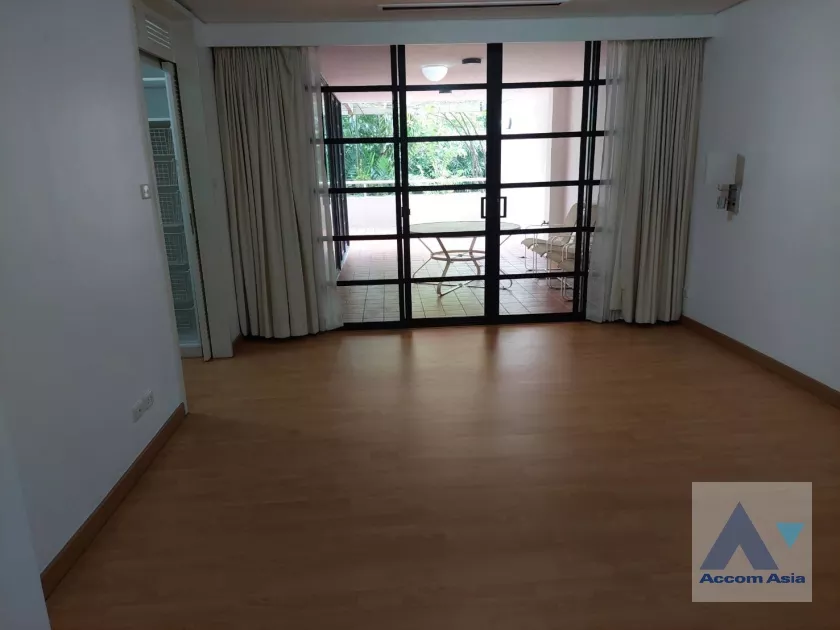15  3 br Apartment For Rent in Sathorn ,Bangkok BTS Sala Daeng - MRT Lumphini at Children Dreaming Place - Garden AA32595