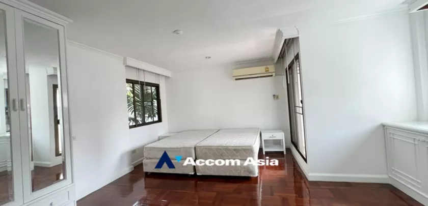 6  4 br House For Rent in Sukhumvit ,Bangkok BTS Phrom Phong at Kid Friendly House Compound AA32597