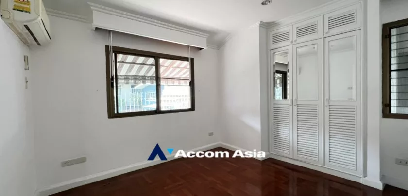 9  4 br House For Rent in Sukhumvit ,Bangkok BTS Phrom Phong at Kid Friendly House Compound AA32597