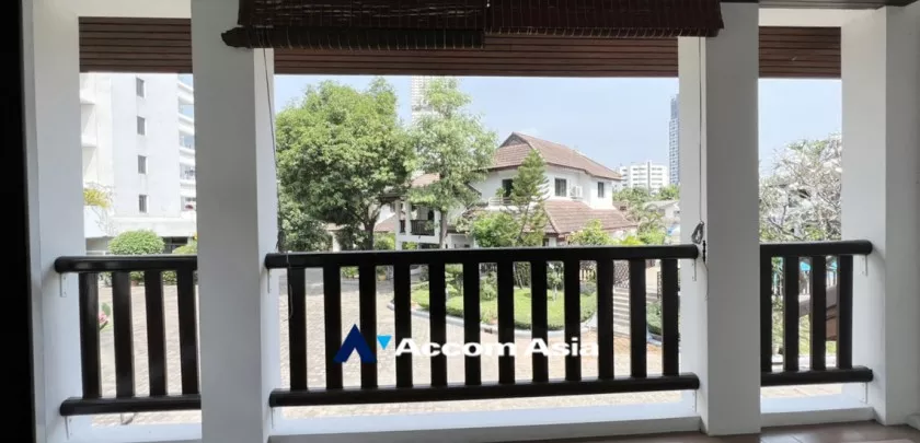 14  4 br House For Rent in Sukhumvit ,Bangkok BTS Phrom Phong at Kid Friendly House Compound AA32597