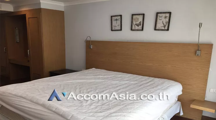  2 Bedrooms  Condominium For Rent in Ploenchit, Bangkok  near BTS Chitlom (24679)