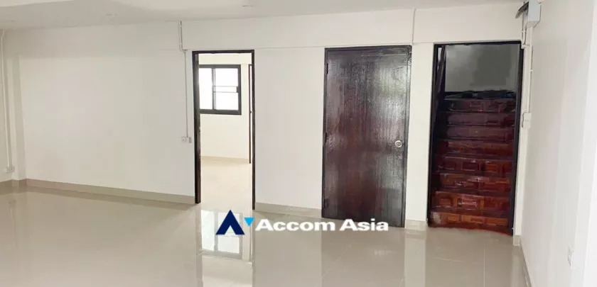 Home Office |  3 Bedrooms  Townhouse For Rent in Sukhumvit, Bangkok  near BTS Phrom Phong (AA32609)
