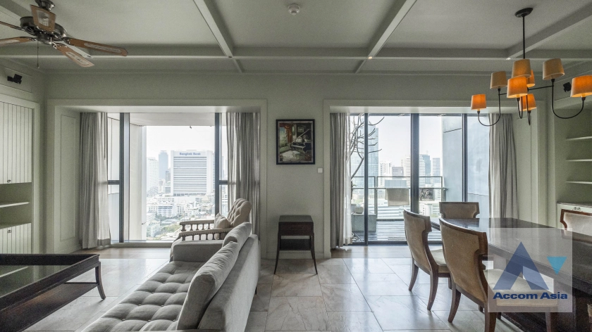 unit Elegant built-in condo with city view in Sathorn (AA32613)