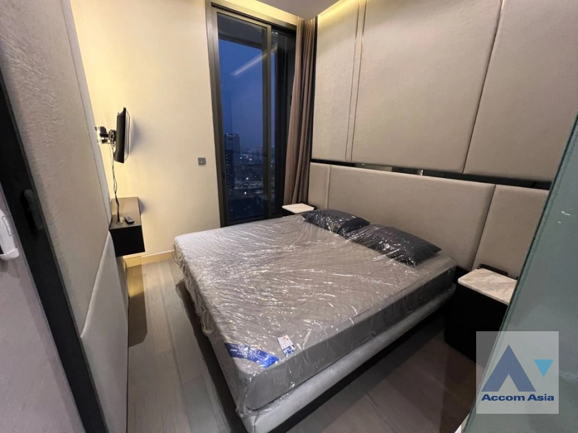 8  2 br Condominium For Rent in Ratchadaphisek ,Bangkok MRT Phetchaburi at The Esse At Singha Complex AA32617