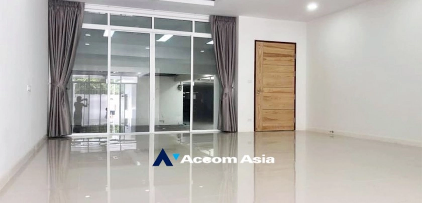 7  4 br Townhouse For Sale in Sukhumvit ,Bangkok MRT Phetchaburi at Natural Place AA32620