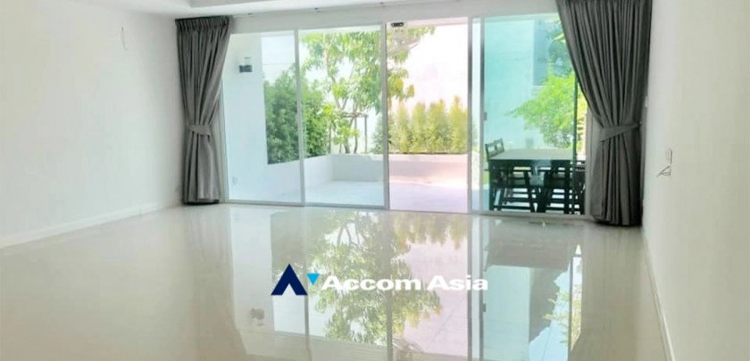 10  4 br Townhouse For Sale in Sukhumvit ,Bangkok MRT Phetchaburi at Natural Place AA32620