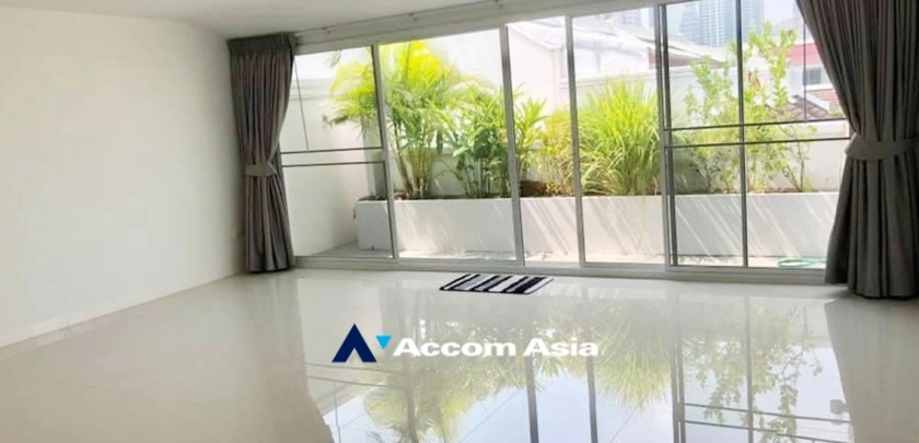 5  4 br Townhouse For Sale in Sukhumvit ,Bangkok MRT Phetchaburi at Natural Place AA32620