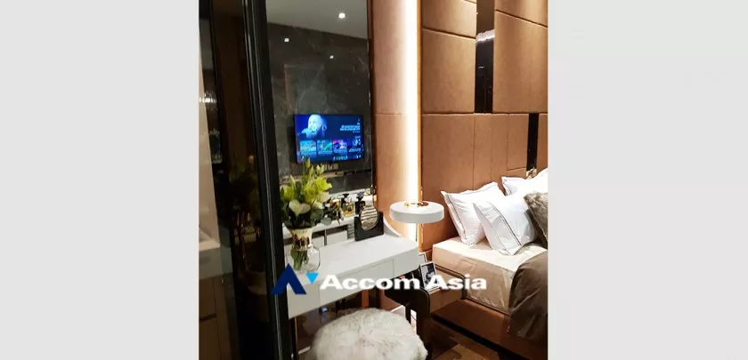 2 Bedrooms  Condominium For Sale in Sathorn, Bangkok  near BTS Chong Nonsi - MRT Lumphini (AA32621)