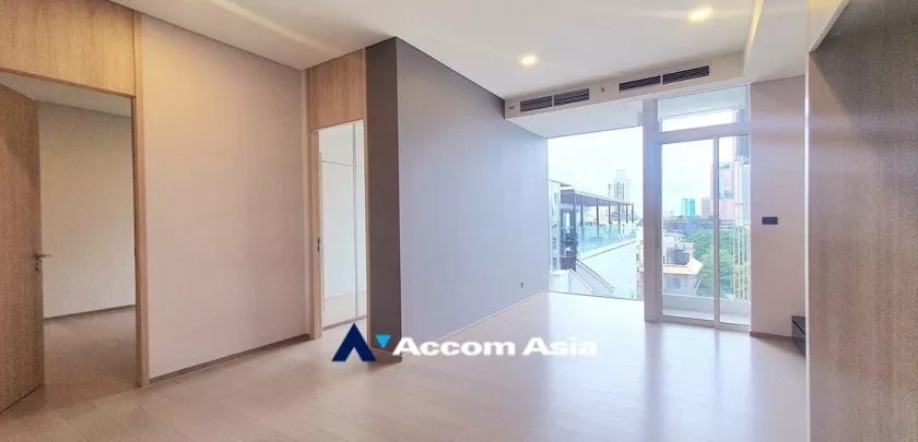 unit 2 Bedrooms  Condominium For Sale in Sukhumvit, Bangkok  near BTS Ekkamai (AA32623)