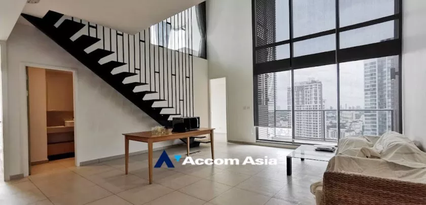 Double High Ceiling, Duplex Condo |  The Lofts Ekkamai  Condominium  2 Bedroom for Rent BTS Ekkamai in Sukhumvit Bangkok