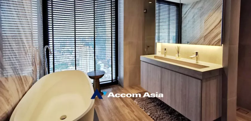 14  2 br Condominium For Rent in Silom ,Bangkok BTS Surasak at The Lofts Silom AA32627
