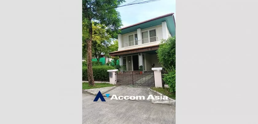 Pet friendly |  3 Bedrooms  House For Sale in Ratchadapisek, Bangkok  (AA32637)
