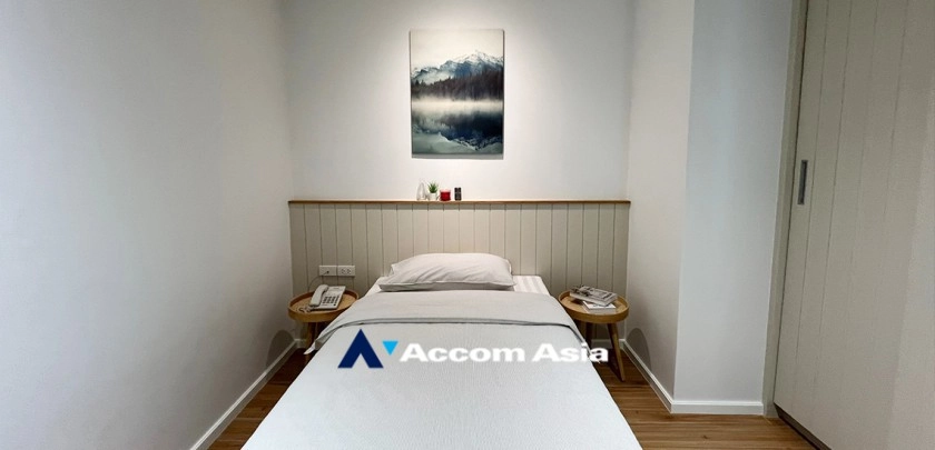 11  2 br Apartment For Rent in Ploenchit ,Bangkok BTS Chitlom at Apartment Steps from Lumpini Park AA32638