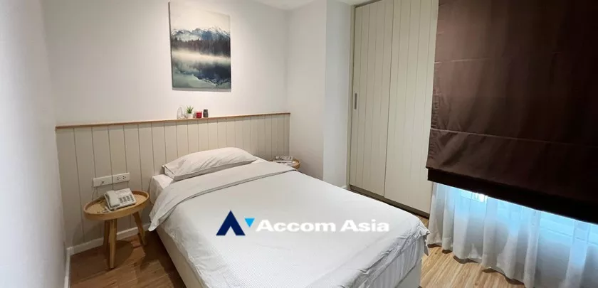 12  2 br Apartment For Rent in Ploenchit ,Bangkok BTS Chitlom at Apartment Steps from Lumpini Park AA32638