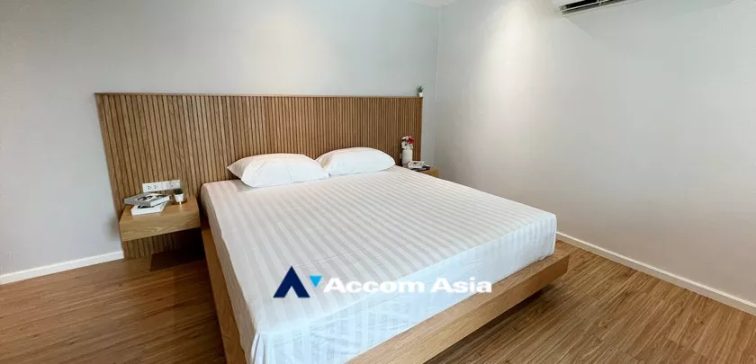 10  2 br Apartment For Rent in Ploenchit ,Bangkok BTS Chitlom at Apartment Steps from Lumpini Park AA32638