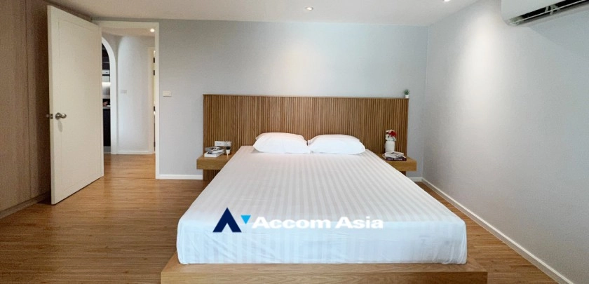 8  2 br Apartment For Rent in Ploenchit ,Bangkok BTS Chitlom at Apartment Steps from Lumpini Park AA32638