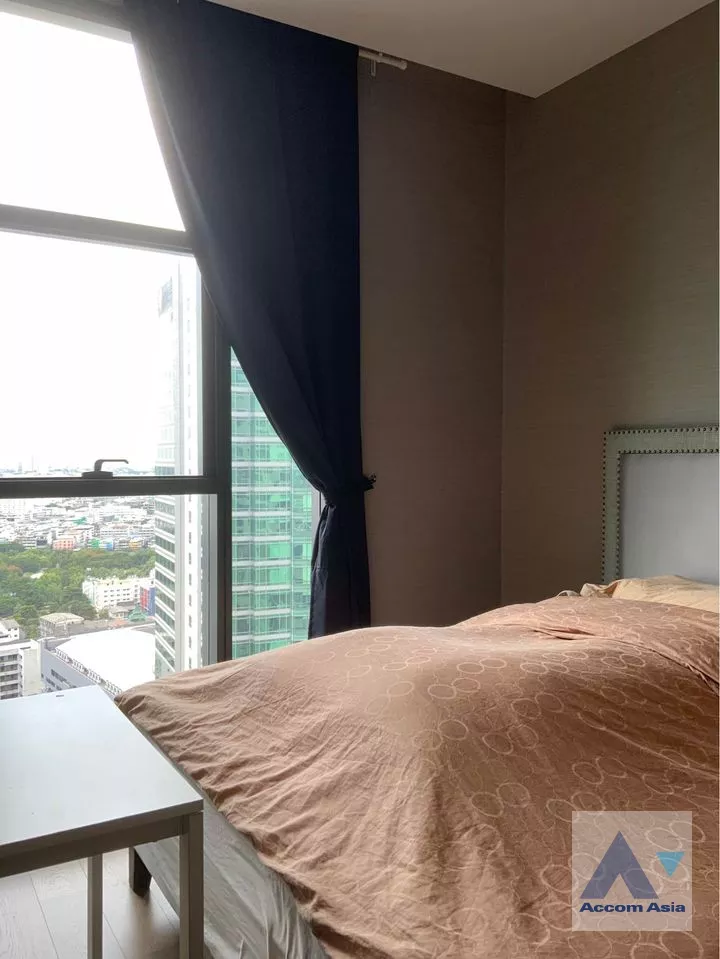 10  2 br Condominium For Sale in Silom ,Bangkok BTS Surasak at The Diplomat Sathorn AA32645