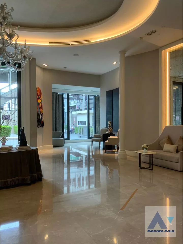  2  2 br Condominium For Sale in Silom ,Bangkok BTS Surasak at The Diplomat Sathorn AA32645