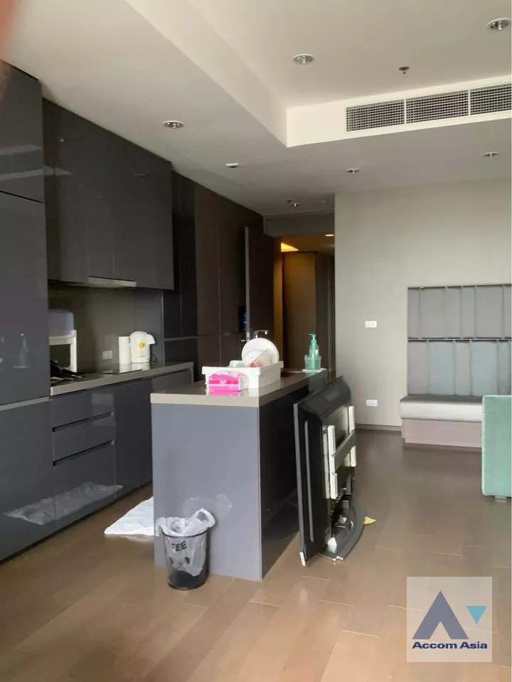 unit 2 Bedrooms  Condominium For Sale in Silom, Bangkok  near BTS Surasak (AA32645)