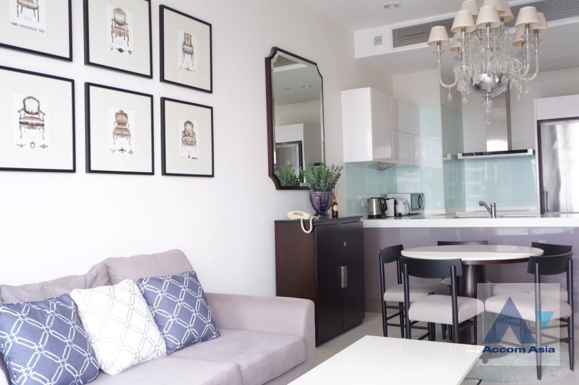 unit 2 Bedrooms  Condominium For Rent & Sale in Ploenchit, Bangkok  near BTS Chitlom (AA32648)