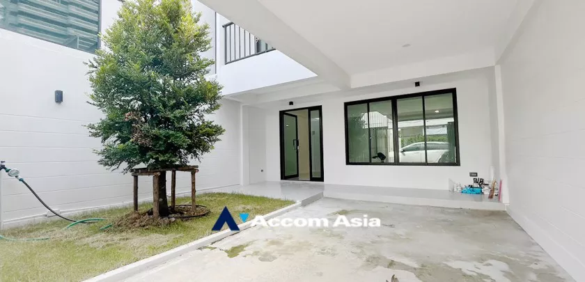 Home Office |  3 Bedrooms  Townhouse For Rent in Sukhumvit, Bangkok  near BTS Phra khanong (AA32652)