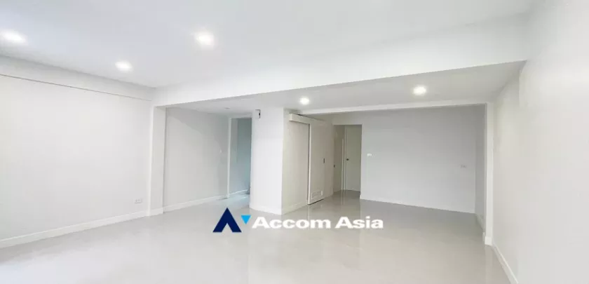 unitHome Office |  3 Bedrooms  Townhouse For Rent & Sale in Sukhumvit, Bangkok  near BTS Phra khanong (AA32652)