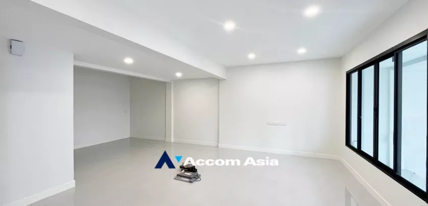 unitHome Office |  3 Bedrooms  Townhouse For Rent & Sale in Sukhumvit, Bangkok  near BTS Phra khanong (AA32652)