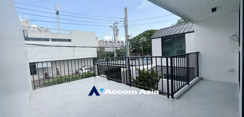 10  3 br Townhouse for rent and sale in Sukhumvit ,Bangkok BTS Phra khanong AA32652