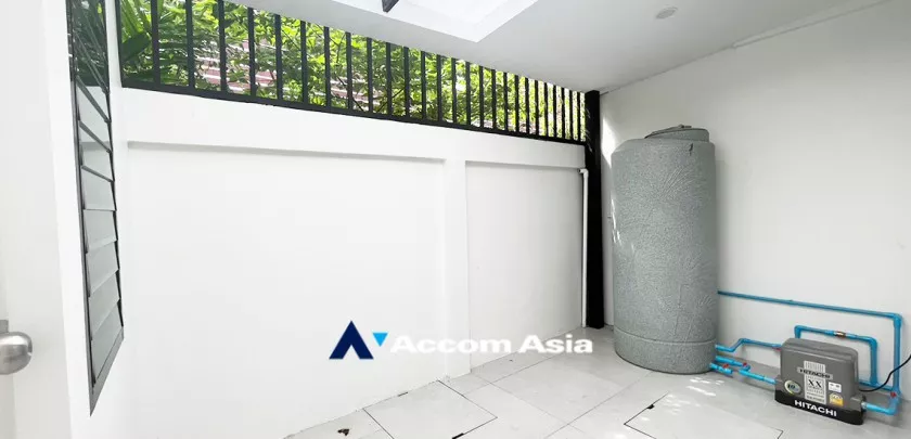 20  3 br Townhouse for rent and sale in Sukhumvit ,Bangkok BTS Phra khanong AA32652