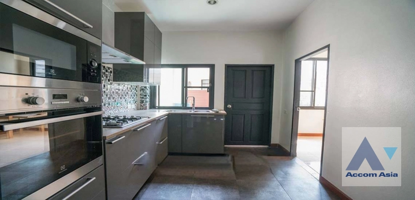 12  12 br Building For Sale in Sukhumvit ,Bangkok BTS Phrom Phong AA32653