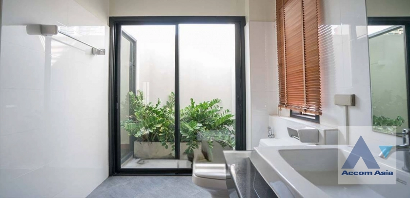 10  12 br Building For Sale in Sukhumvit ,Bangkok BTS Phrom Phong AA32653