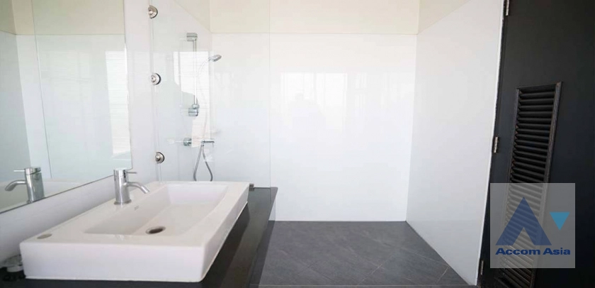 13  12 br Building For Sale in Sukhumvit ,Bangkok BTS Phrom Phong AA32653