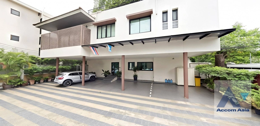 unitRARE Items หาไม่ได้แล้ว!! บ้านขนาดใหญ่  / Apartments for expat executives – เดินเพียง 5 นาทีถึง Emporium, EmSphere & Benjasiri Park ( AA32653 )