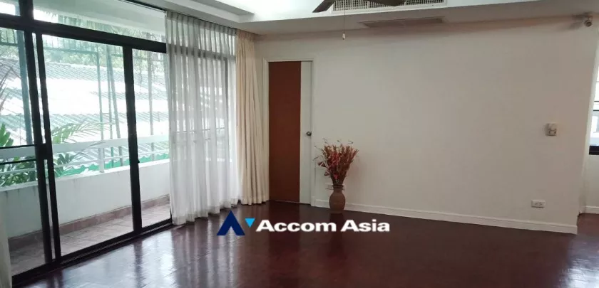 Pet friendly |  Peaceful In Sukhumvit Apartment  3 Bedroom for Rent BTS Phrom Phong in Sukhumvit Bangkok