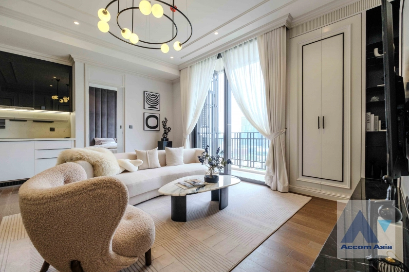 4  3 br Condominium for rent and sale in Ploenchit ,Bangkok BTS Ploenchit at MUNIQ Langsuan AA32672