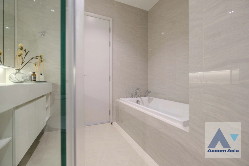 13  3 br Condominium for rent and sale in Ploenchit ,Bangkok BTS Ploenchit at MUNIQ Langsuan AA32672