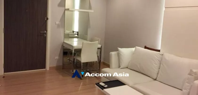 Urbano Absolute Sathorn Condominium  1 Bedroom for Sale & Rent BTS Krung Thon Buri in Charoennakorn Bangkok
