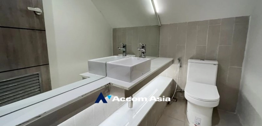 14  3 br Townhouse for rent and sale in Sukhumvit ,Bangkok BTS Punnawithi AA32680