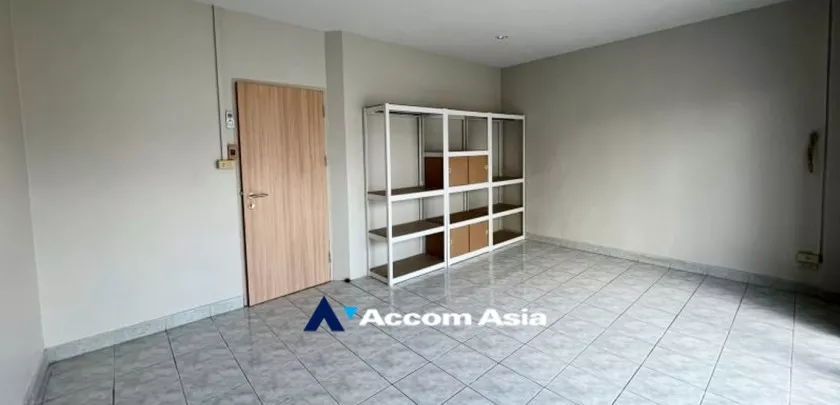 10  3 br Townhouse for rent and sale in sukhumvit ,Bangkok BTS Punnawithi AA32680