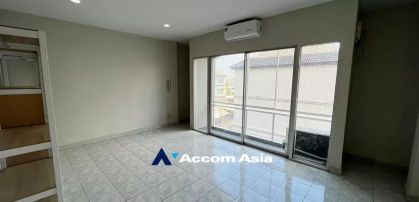 11  3 br Townhouse for rent and sale in sukhumvit ,Bangkok BTS Punnawithi AA32680