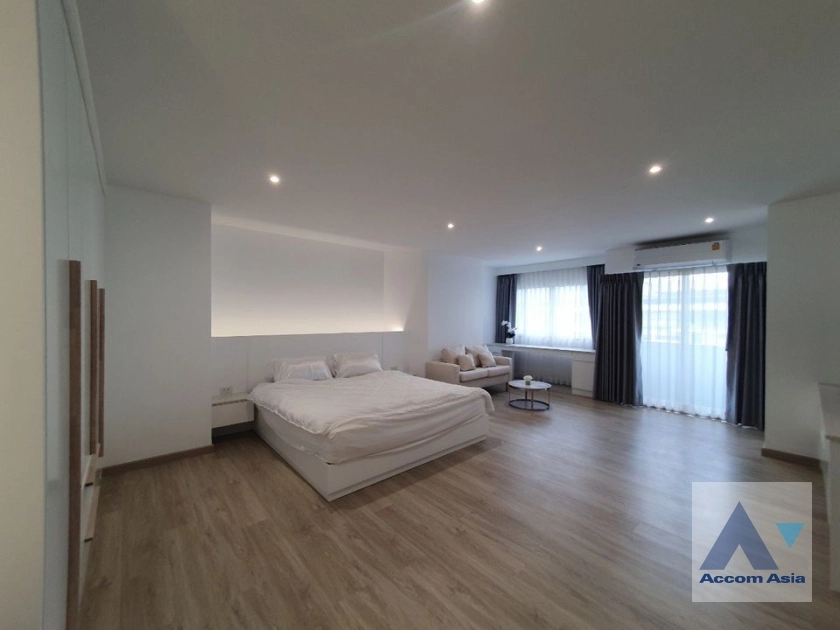 11  2 br Condominium for rent and sale in Silom ,Bangkok BTS Sala Daeng - MRT Silom at Silom Condominium AA32688