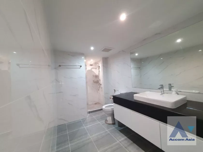 12  2 br Condominium for rent and sale in Silom ,Bangkok BTS Sala Daeng - MRT Silom at Silom Condominium AA32688
