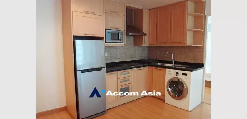  2 Bedrooms  Condominium For Rent & Sale in Silom, Bangkok  near BTS Sala Daeng - MRT Silom (AA32690)
