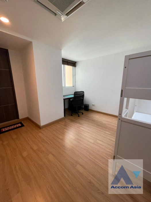 28  3 br Condominium For Sale in Sukhumvit ,Bangkok BTS Ekkamai at Tai Ping Tower AA32703