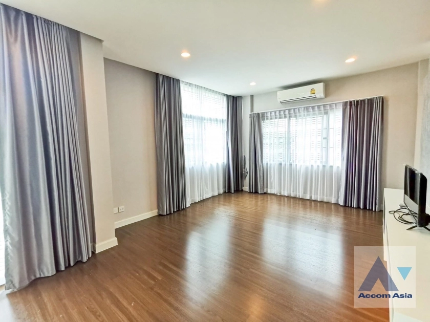 6  4 br House for rent and sale in Pattanakarn ,Bangkok ARL Hua Mak at Setthasiri Pattanakarn AA32706