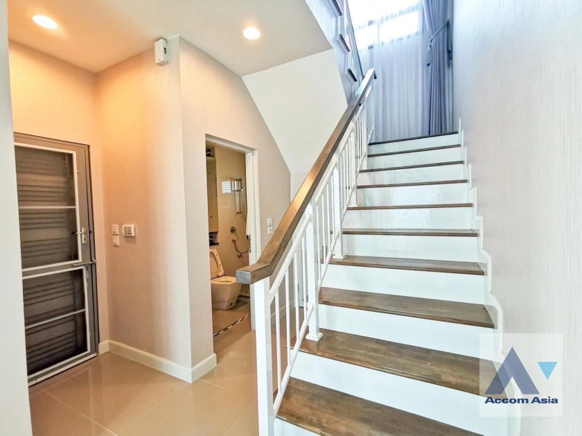 4  4 br House for rent and sale in Pattanakarn ,Bangkok ARL Hua Mak at Setthasiri Pattanakarn AA32706