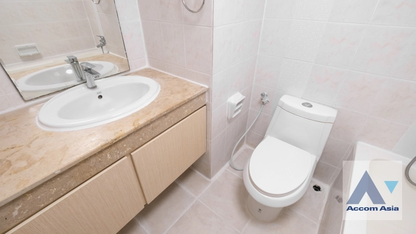 23  3 br Apartment For Rent in Sukhumvit ,Bangkok BTS Phrom Phong at Fully furnished Apartment near Samitivej Hospital 550m AA32710