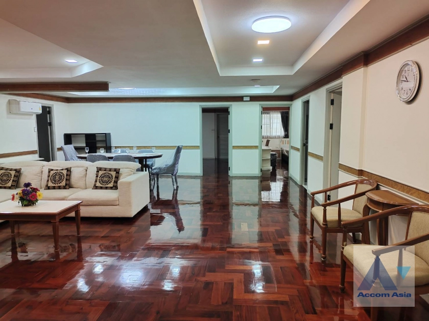 Pet friendly |  Fully furnished Apartment near Samitivej Hospital 550m Apartment  3 Bedroom for Rent BTS Phrom Phong in Sukhumvit Bangkok